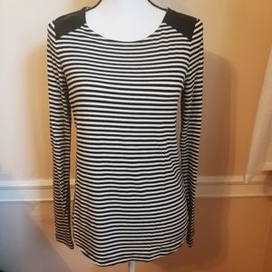 Banana Republic faux leather long sleeve top sz S